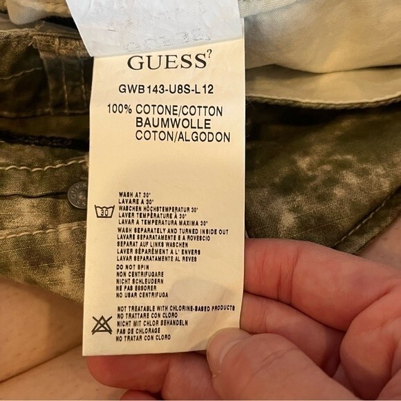 Guess Green Camo Capri Pants Size 25 - Picture 5 of 6